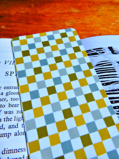 Checkered bookmark -green